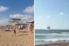 (Видео) Израелци во паника бегаат од плажа, проектили паднаа во морето