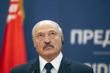 Зеленски до Лукашенко: Имате една недела да ја отстраните руската опрема