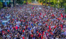 „Албанија не е на продажба“: Протестите против инвестицијата на зетот на Трамп стануваат сѐ помасовни