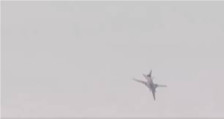 (Видео) Се урна руски бомбардер Ту-22М3 по нападот врз Украина