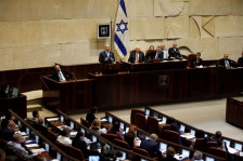 Израелскиот парламент усвои закон за одземање средства од палестинските даночни приходи