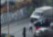 Со алабнско знаме во раце ги запирал возилата во Нерези – Полицијата го пронајде лицето со чудно однесување