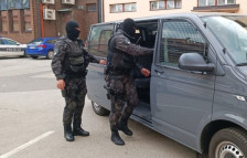 Во Тузла се апсат полицајци поради сексуална злоупотреба на деца - Либертас