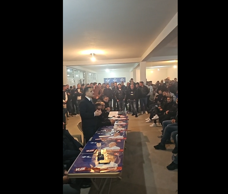 (Видео) Цел митинг во Желино: Градоначалникот се пушти во живо на Фејсбук со штаб полн активисти за време на изборен молк! - Либертас