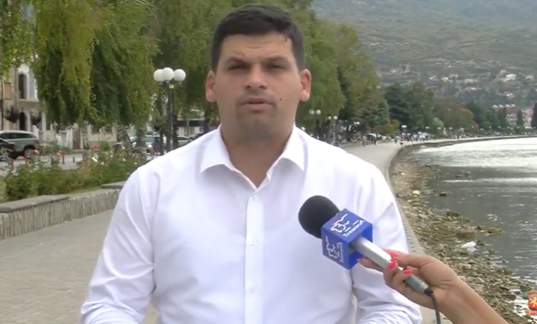 Пецаков вели дека случајно се сретнал и седнал со Црвенковски во полниот ресторан - Либертас