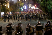 „Еурактив“: Србија го тестира демократскиот кредибилитет на ЕУ - Либертас