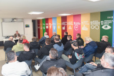 Герасимовски на средба со угостителите: Посебни пунктови за одлагање на отпадот од рестораните и локалите - Либертас