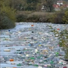 (ВИДЕО) Вардар кај тетовско Копанце преплавен со илјадници пластични шишиња - Либертас