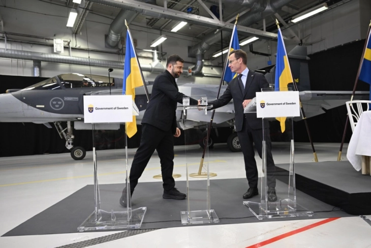 Шведска може на Украина да и продаде помеѓу 100 и 150 борбени авиони „Грипен“ - Либертас