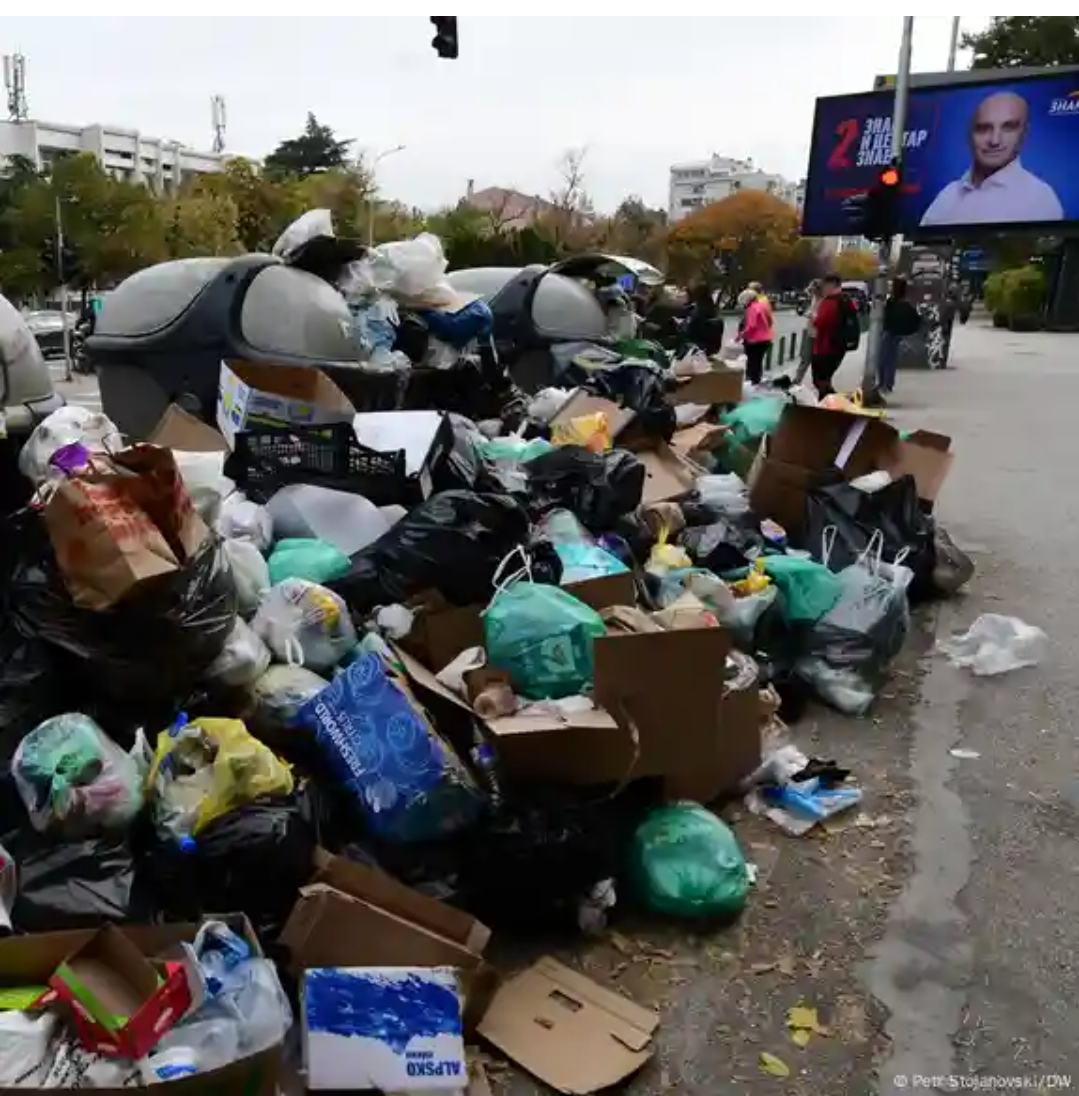 Скопје затрупано во ѓубре меѓу два изборни круга - Либертас