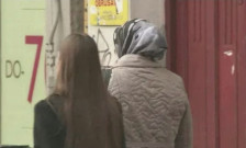 Врховниот суд на Косово ја потврди забраната за носење шамии во училиштата - Либертас