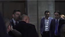 „Ајде, знам дека сакаш да ми ги штипнеш ушите“: Се судрија Бојко Борисов, Ивајло Мирчев и Асен Василев - Либертас