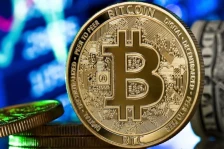 Биткоин надмина вредноста од 92.000 евра - Либертас