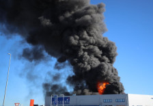 Густ црн чад крај Загреб – горат автомобилски гуми - Либертас