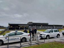 (ФОТО+ВИДЕО) Се полни судницата во Идризово за почетокот на судењето за „Пулс“. Видливо големо полицициско обезбедување - Либертас