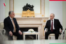 Унгарија размислува за купување удел во руските нафтени компании под санкции - Либертас