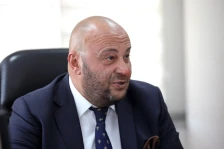 Костадиновски: Доколку Собранието не реагира, Уставниот суд ќе одлучува за измените на КЗ до декември, Законот за употреба на јазиците на дневен ред најдоцна до февруари - Либертас