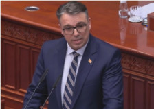 Филков: Законите ги подготвуваме низ јавен и транспарентен процес, не се носени ниту во висококатница во Дубаи ниту на јахта во Халкидики - Либертас