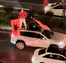 Полицијата казни 12 возачи во Скопје за време на прославата на Денот на албанското знаме: најмногу за опасно однесување - Либертас