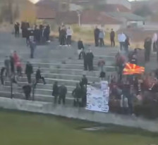 ВИДЕО: Скандалозен говор на омраза на трибините во Прилеп, играчите на Шкендија нападнати во соблекувална - Либертас