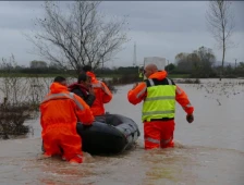 Поплави, евакуација... Во Албанија невремето предизвика големи проблеми - Либертас