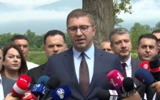 Мицкоски повторно се дистанцира од минималната плата - зависела од дијалогот меѓу синдикатите и работодавачите - Либертас