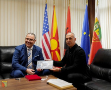 Дехари му ја отстапи фотелјата на Јовановски во Кичево - Либертас