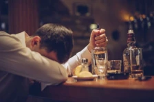 Полицијата привела жител на неготинско Тимјаник, кој во алкохолизирана состојба се однесувал недолично во казино - Либертас