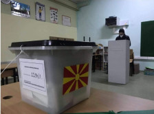 Во Брвеница излезеноста во првиот круг до 15 часот беше 30,55%, а денеска 40,83%, помала излезеност има во Карпош и Центар - Либертас