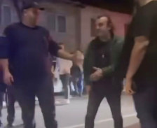 (ВИДЕО) Полициска интервенција го прекина настапот на Аца Лукас во Кавадарци. Навреди од менаџерот Мирковиќ за премиерот Мицкоски?! - Либертас