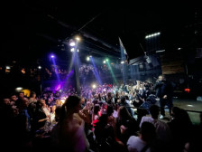 Слаткар се симна во публика за да го гушне Костадинов, херојот од Кочани - Либертас