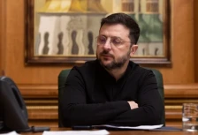 Зеленски за Блумберг: Мировниот договор е далеку, споровите околу Донбас остануваат - Либертас