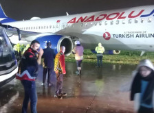 Драма на аеродром во Истанбул: Авион од Приштина излетал од пистата по слетување - Либертас