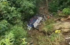 Колумбија: Најмалку 16 матуранти загинаа во пад на автобус во клисура длабока 80 метри - Либертас