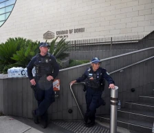 Нов Јужен Велс ќе ги промени законите за оружје и протести по масакрот на плажата во Сиднеј - Либертас