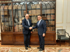 Гувернерот Славевски во трезорот на Банката на Англија го виде македонското злато - Либертас