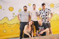 „Софка на татко“ и „Елено ќерко“ продолжуваат да ја брануваат грчката јавност - Либертас