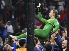 Херојот на ПСЖ ја скрши дленката - Либертас