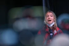 Грета Тунберг уапсена во Лондон за поддршка на штрајкувачите од забранетата „Палестинска акција“ - Либертас