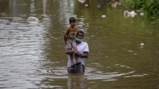 Во поплавите и свлечиштата во Шри Ланка загинаа 607 луѓе - Либертас
