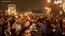 (Видео) Масовен протест против Орбан во Будимпешта - Либертас