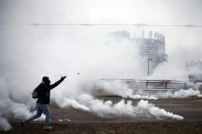 Судири помеѓу полицијата и земјоделците пред ЕП во Стразбур - Либертас