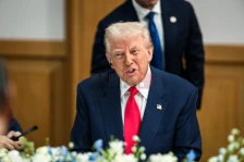 Трамп може да ги казни со царини земјите кои се противат на неговите планови за Гренланд - Либертас