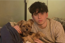 И испратил порака на мајка му во која пишувало „Среќна Нова Година, мамо“, а сега таа не знае дали е жив! - Либертас