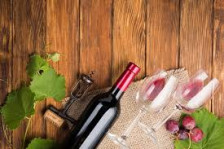 САД се заканува со 200 проценти царини за француски вина - Либертас