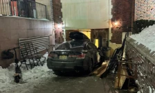 Уапсен маж кој со автомобил повеќепати удрил во синагога во Њујорк - Либертас