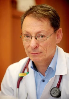 Докиќ за МИА: Со спречување на пасивното пушење, значително ќе се намалат здравствените последици, особено кај децата и ќе се придонесе за поздрава нација - Либертас