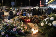 Швајцарија прогласи петдневна жалост по пожарот во Кран-Монтана, граѓаните оддаваат почит - Либертас