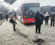 Автобусите „45“ и „23“ ненадејно престанале да возат,граѓаните од Ченто чекаат и мрзнат - Либертас