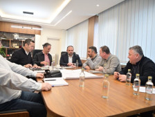 Скопје добива 500 нови паркинг места: Почнува изградбата на две катни гаражи кај Клиничкиот центар - Либертас